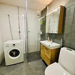 Quiet Private Easy Metro & Airport Access