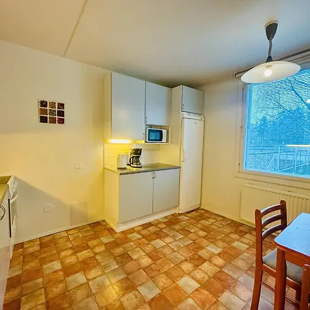 Quiet Private Easy Metro & Airport Access Гостевой дом Вантаа