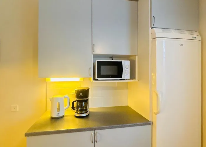 Quiet Private Easy Metro & Airport Access * Вантаа