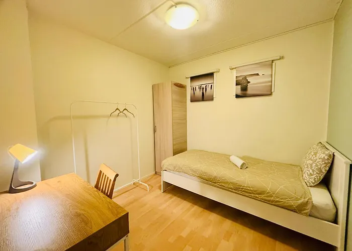 Quiet Private Easy Metro & Airport Access